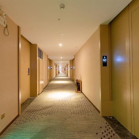 Lavande Hotels-Foshan Yanbu Suiyan East Road Екстериор снимка